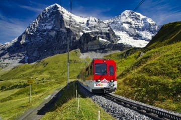 Six-Day Scenic Rail Tour of Zürich and Swiss Alps
