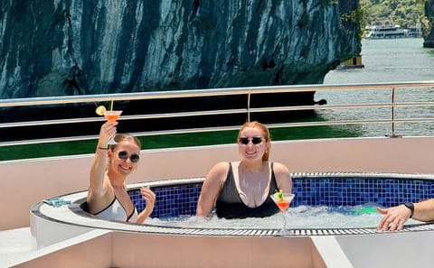 From Hanoi: Luxury Cruise explore Lan Ha Bay & Viet Hai Village