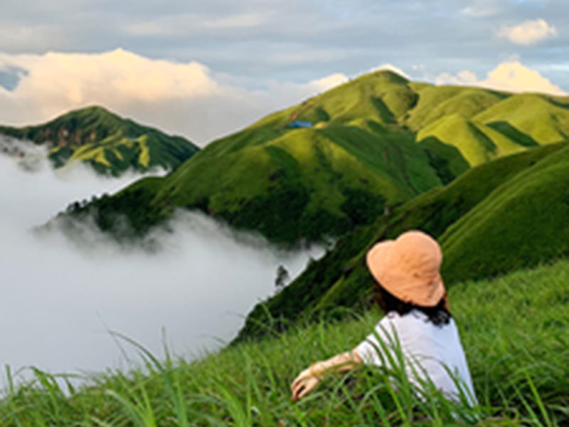 Wugong Mountain 3-Day Reverse Traverse Trek: 21 km Across Alpine Grassland with Camping