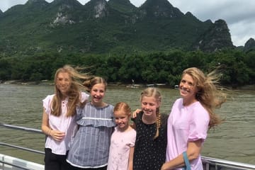 Li River Cruise and Private Yangshuo Countryside Tour
