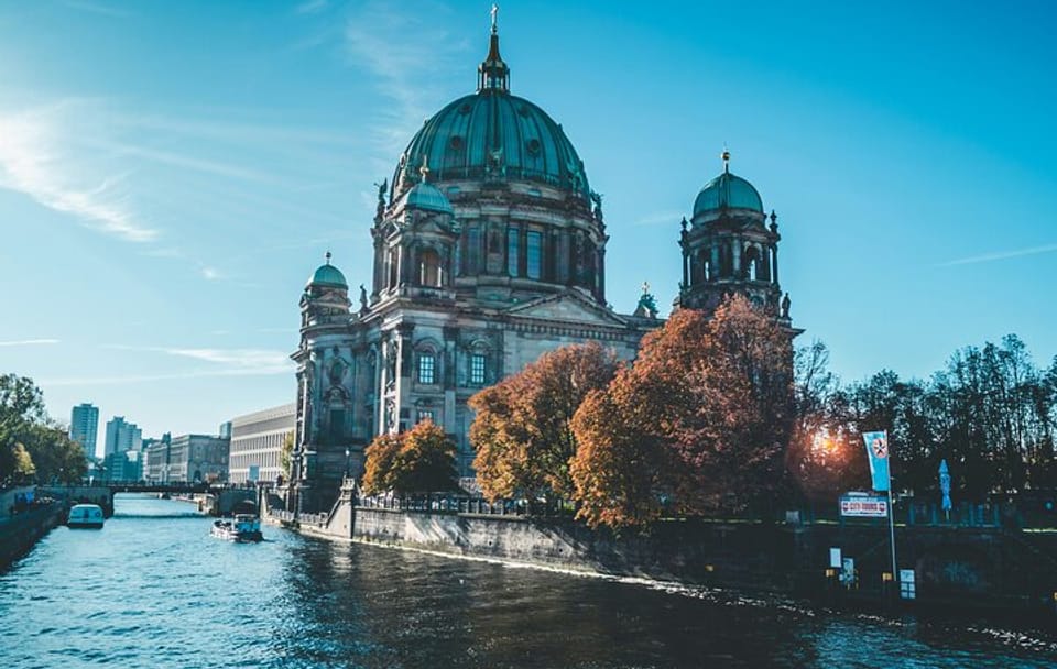 Berlin and Potsdam Full-Day Historical City Tour