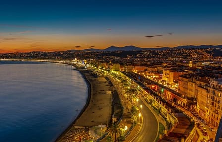 Photoshoot Walking Tour at Castle Hill in Nice