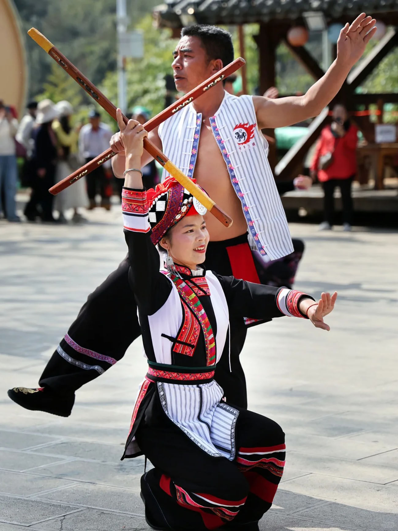 Yi ethnic dance