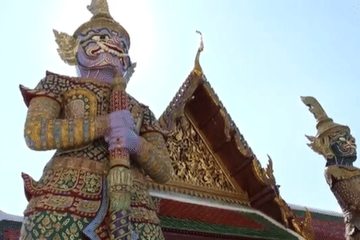 Bangkok Temple & Market Walking Tour: Grand Palace, Wat Pho & Wat Arun