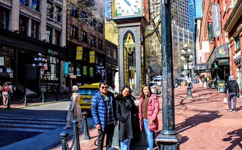 Vancouver City Tour with Flyover Canada Experience