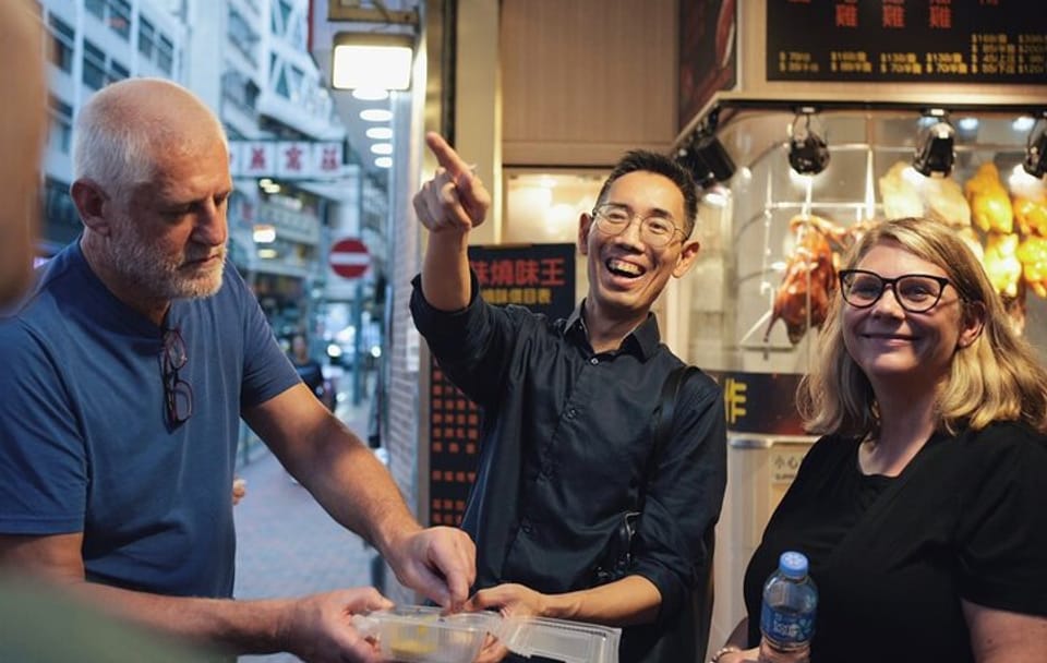 Hong Kong Street Food Tour: Dim Sum and Wonton Tasting