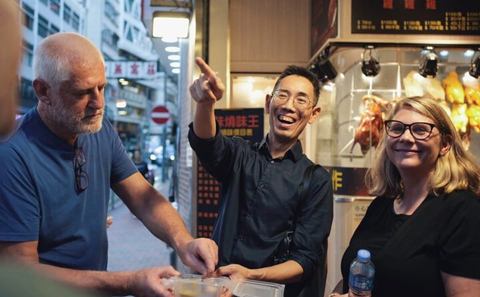 Hong Kong Street Food Tour: Dim Sum and Wonton Tasting