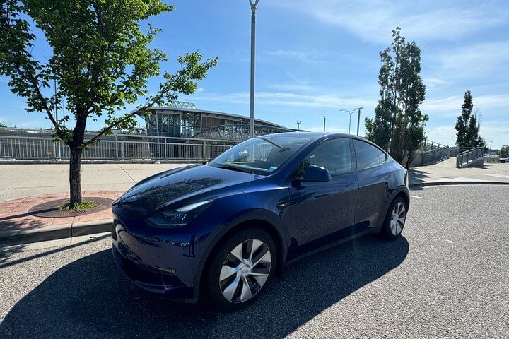 Lake Louise: Hassle-Free Private Transfer to Calgary Airport