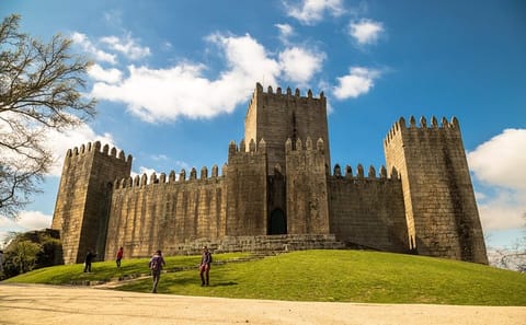 Private Half-Day Cultural Tour of Guimarães from Porto