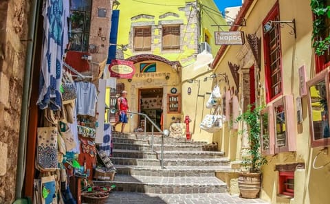 Cultural Food Tour of Chania Old Town with Live Music