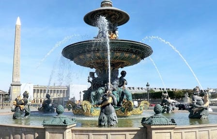 Historic Walking Tour of Paris: Sainte-Chapelle to the Louvre