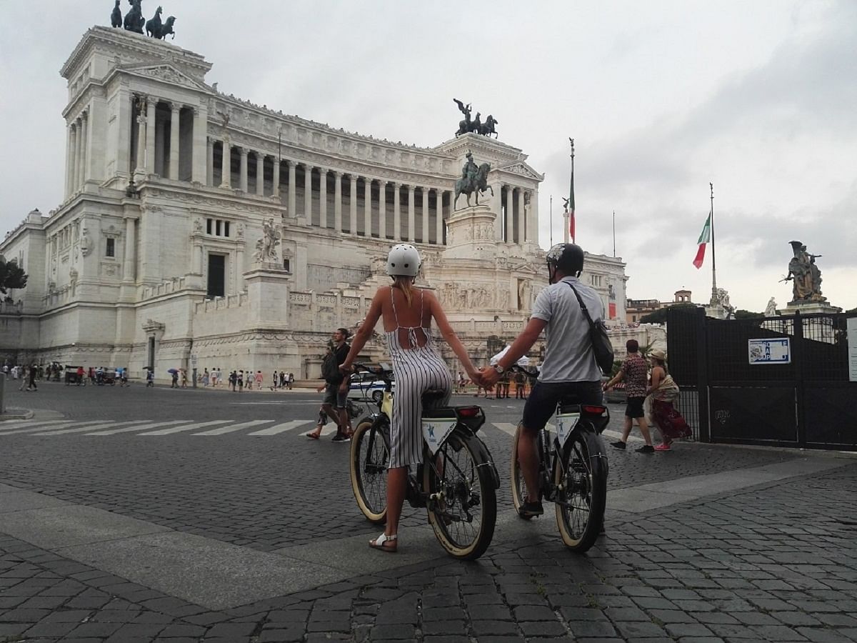 E-bike Tour of Ancient Rome: Explore Iconic Sites with Virtual Reality