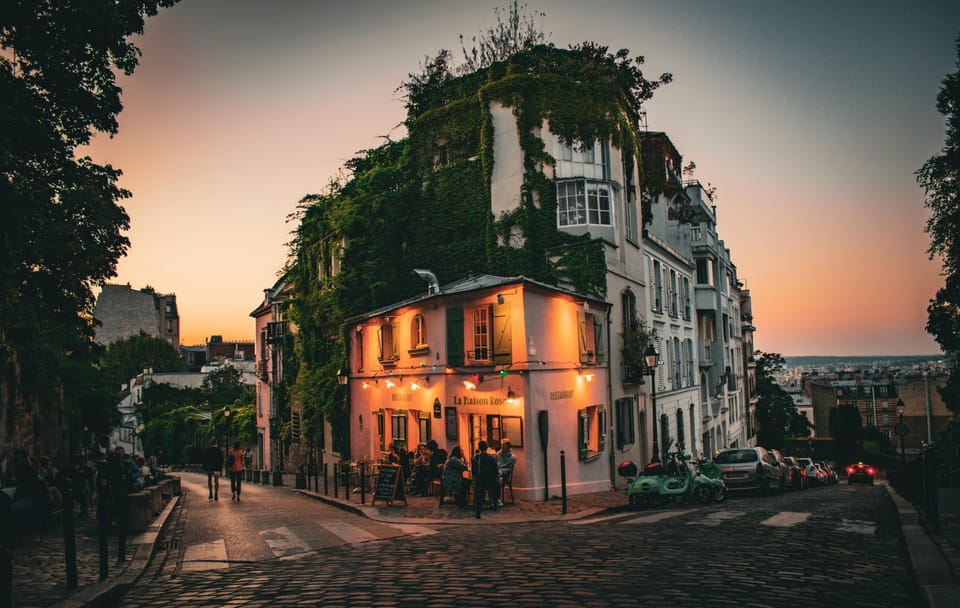 Montmartre Photoshoot Experience in Paris for Lasting Memories