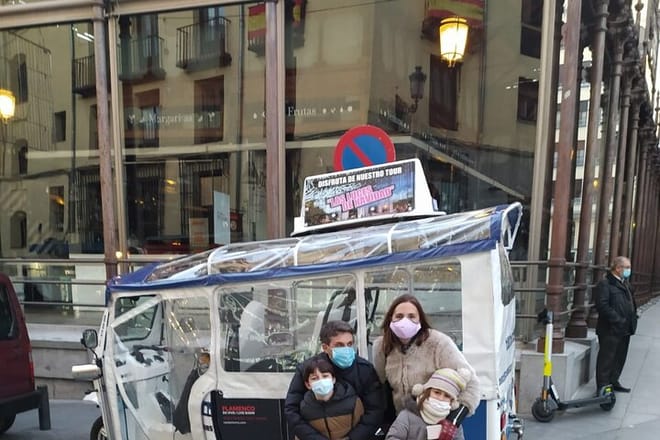 Discovering History and Monuments of Madrid in Private TukTuk 4