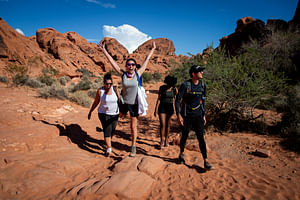 Valley of Fire Guided Hiking Tour with Transportation from Las Vegas