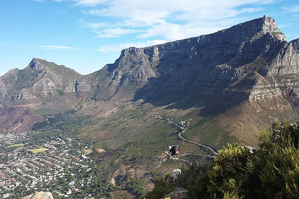 Sweeping panoramas and dramatic landscapes await on the Table Mountain trail.