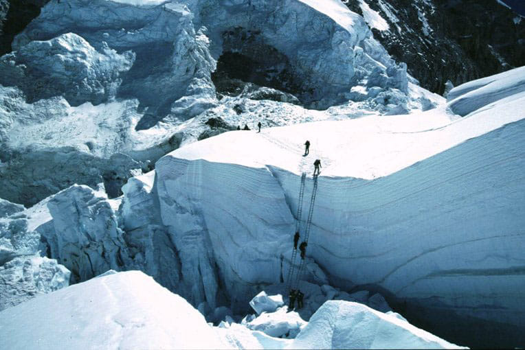 19 Days Mera Peak Climbing & Expedition – One Life-Changing Himalayan Adventure