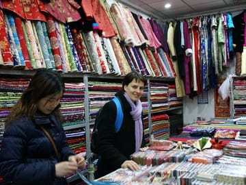 Private Shanghai Shopping Tour with Local Shopping Guru