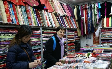 Private Shopping Experience in Shanghai's Vibrant Markets