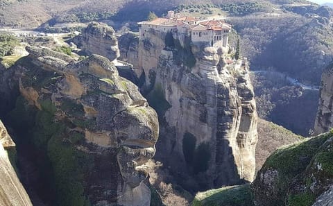 Private Day Trip from Thessaloniki to Meteora Monasteries