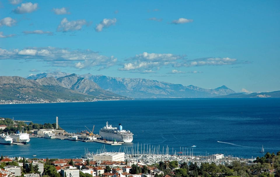 Culinary Tour of Dalmatia with Wine Tasting in Kaštel Novi