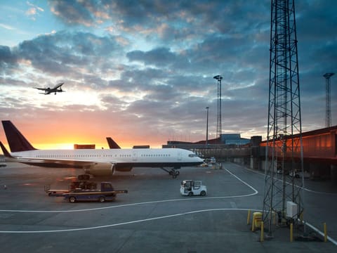 Private Airport Transfer - Reykjavík to Keflavík Airport, photo 3