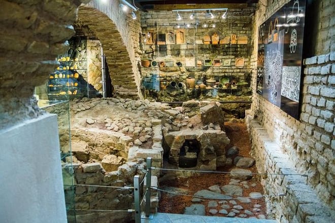 Vilnius Catacombs Tour 10