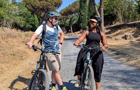 E-Bike Tour of Appian Way: Explore Aqueducts and Mausoleum