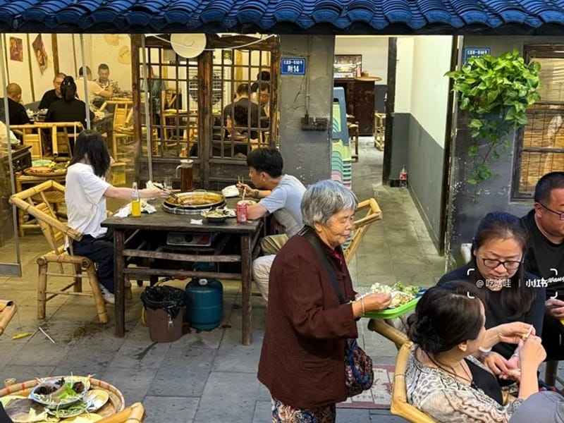 Chengdu Back Alley Hotpot Private Dining (Half-Day)