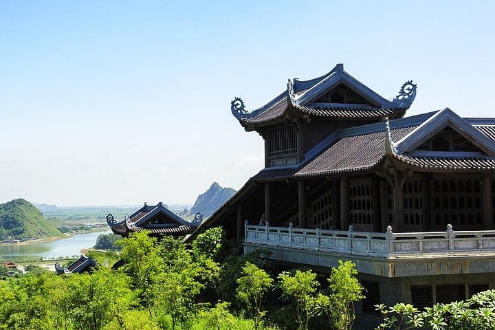 Bai Dinh Pagoda, Trang An Grotto & Mua Cave Tour in Ninh Binh