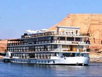 4-Day Luxury Nile Cruise from Aswan to Luxor with Hot Air Balloon