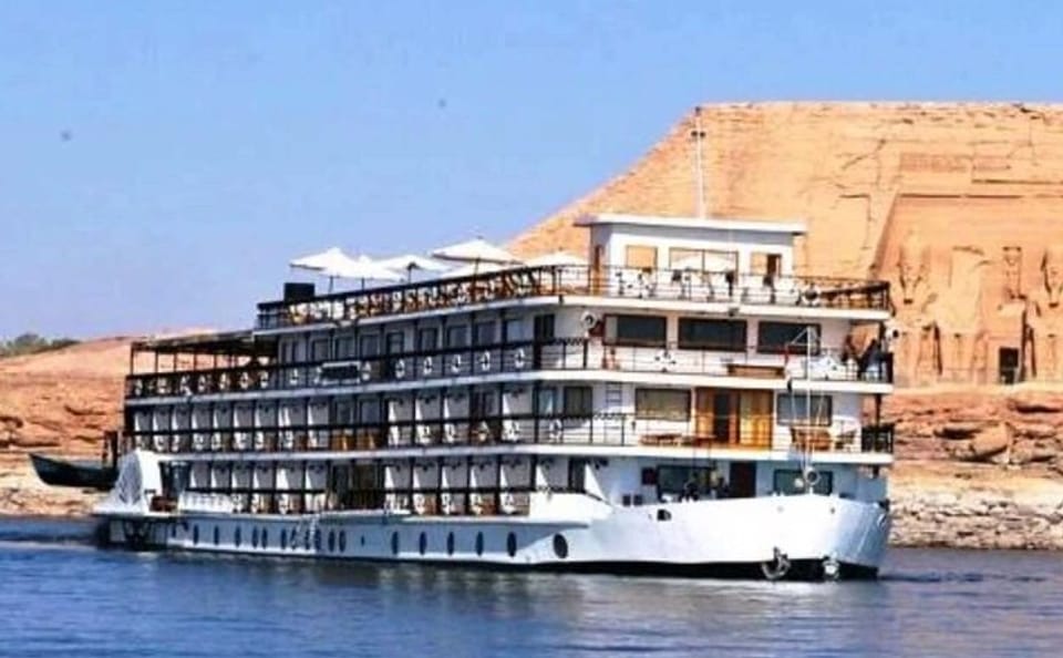 4-Day Luxury Nile Cruise from Aswan to Luxor with Hot Air Balloon