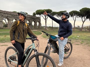 E-Bike Tour of Appian Way: Explore Aqueducts and Mausoleum