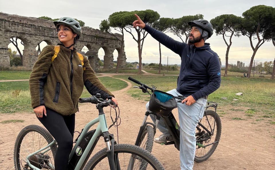 E-Bike Tour of Appian Way: Explore Aqueducts and Mausoleum