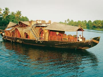 Turtle Beach Boat Tour & Mud Bath & Thermal Pool in Marmaris