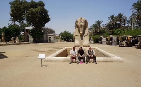 Tour to Memphis , Sakkara and Dahshour Pyramids with Egyptian Lunch from Cairo