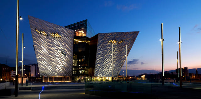 Titanic Experience and Giant's Causeway Tour from Belfast