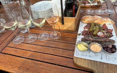 Table Mountain, Kirstenbosch, and Constantia Wine Tour