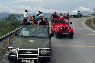 Ha Giang Jeep Adventure to Villages and Emerald Waterfall