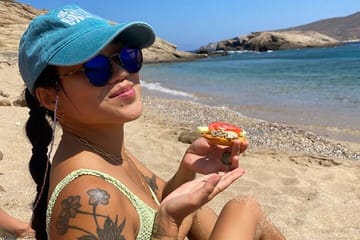 Mykonos Town Walking Tour and Beach Picnic Experience