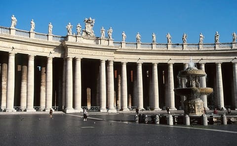 Private Cultural Walking Tour of Vatican City with Pickup