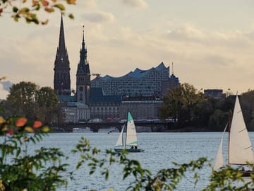 Private 10-Hour Day Tour from Berlin to Explore Hamburg