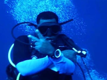 Having fun under Roatan ocean