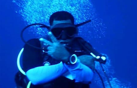 Shore Diving and Snorkeling Tour in Flowers Bay, Honduras