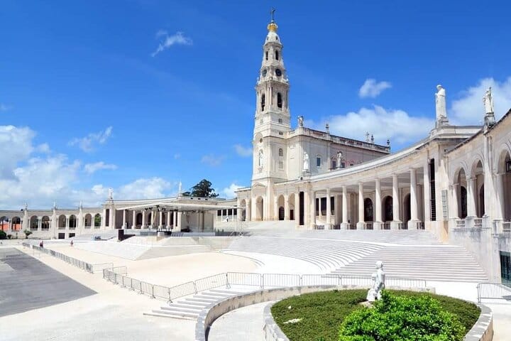 FATIMA: Private Tour to Shrine and Shepherds’ house from Porto