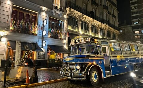 Early Tango Dinner Show in Buenos Aires with Optional Transfer