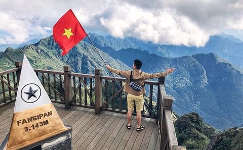 Fansipan Summit Trek 2-Day Tour from Hanoi to Sapa