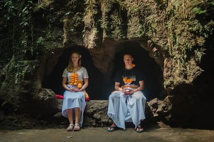 Bali Spiritual: Palm Reading, Purification, and Healing