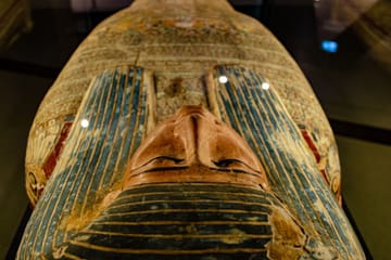 Day Trip to Giza Pyramids and Egyptian Museum from Hurghada