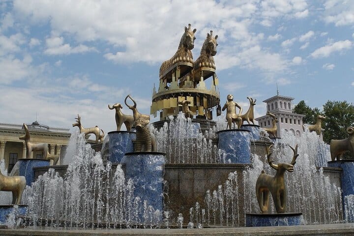 4 Full days in Georgia with private tour, free aiport